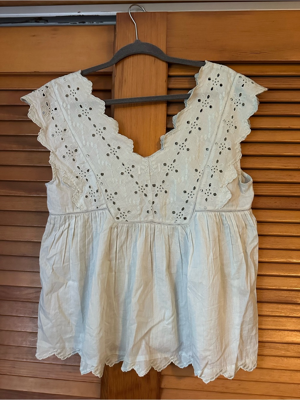 Lucky Brand Cream Eyelet V-Neck Sleeveless Camisole